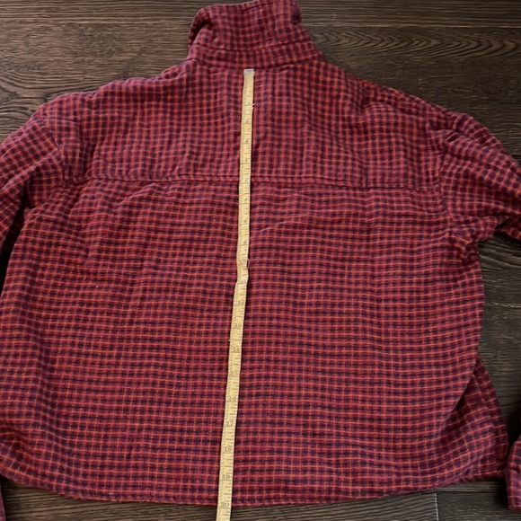 American Eagle Cropped Flannel - Picture 6 of 6